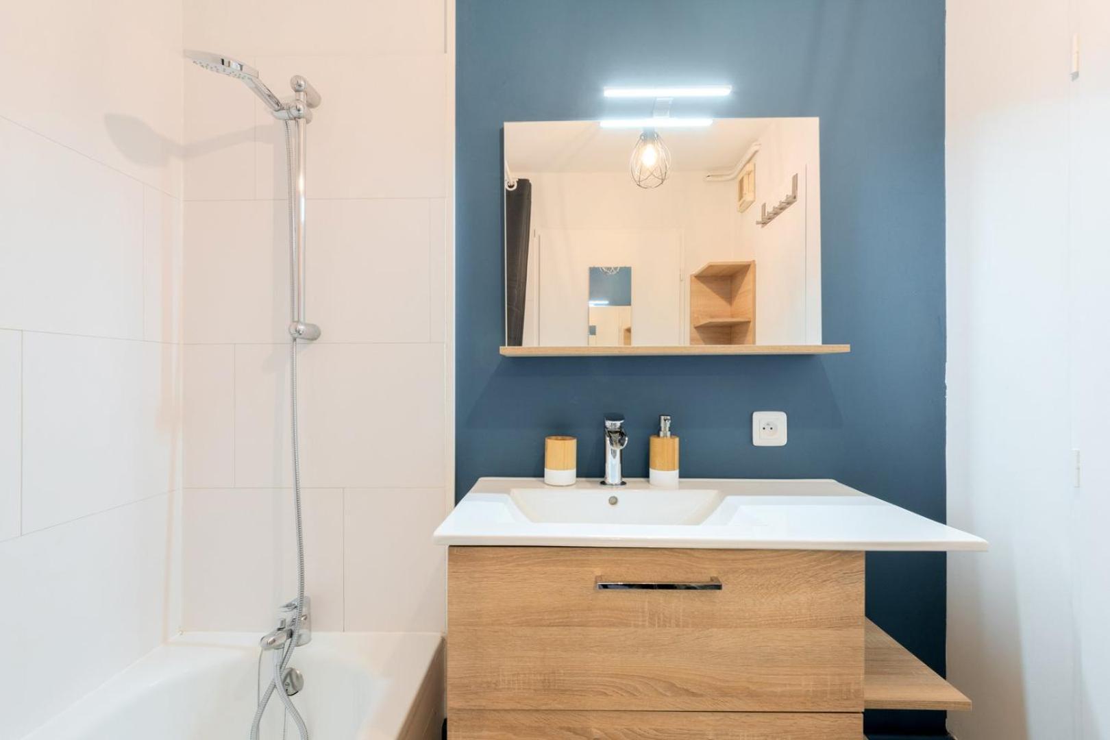 Lille, Fully-Equipped Apartment With Parking Space エクステリア 写真